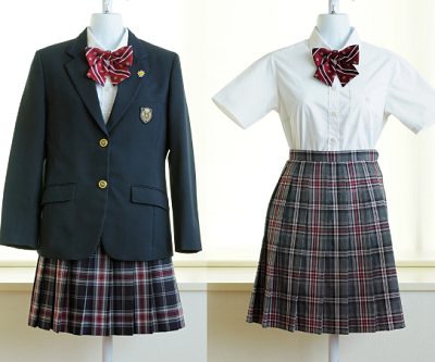 莉子の着ている制服から堀越高校特定